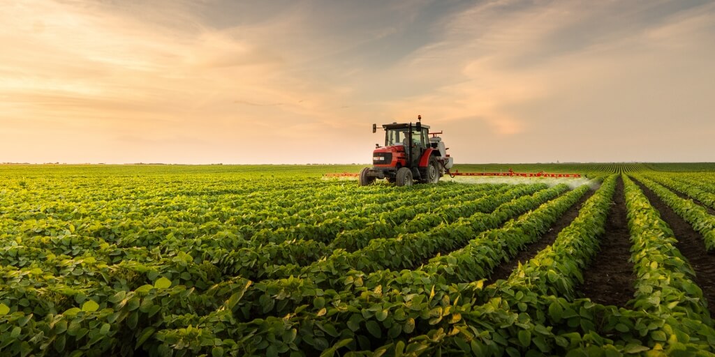 Pesticidas de pulverização de trator usando a Tecnologia de aplicação de defensivos agrícolas
